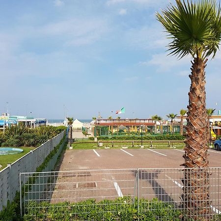 Sottomarina Beach Apartment Chioggia Eksteriør bilde